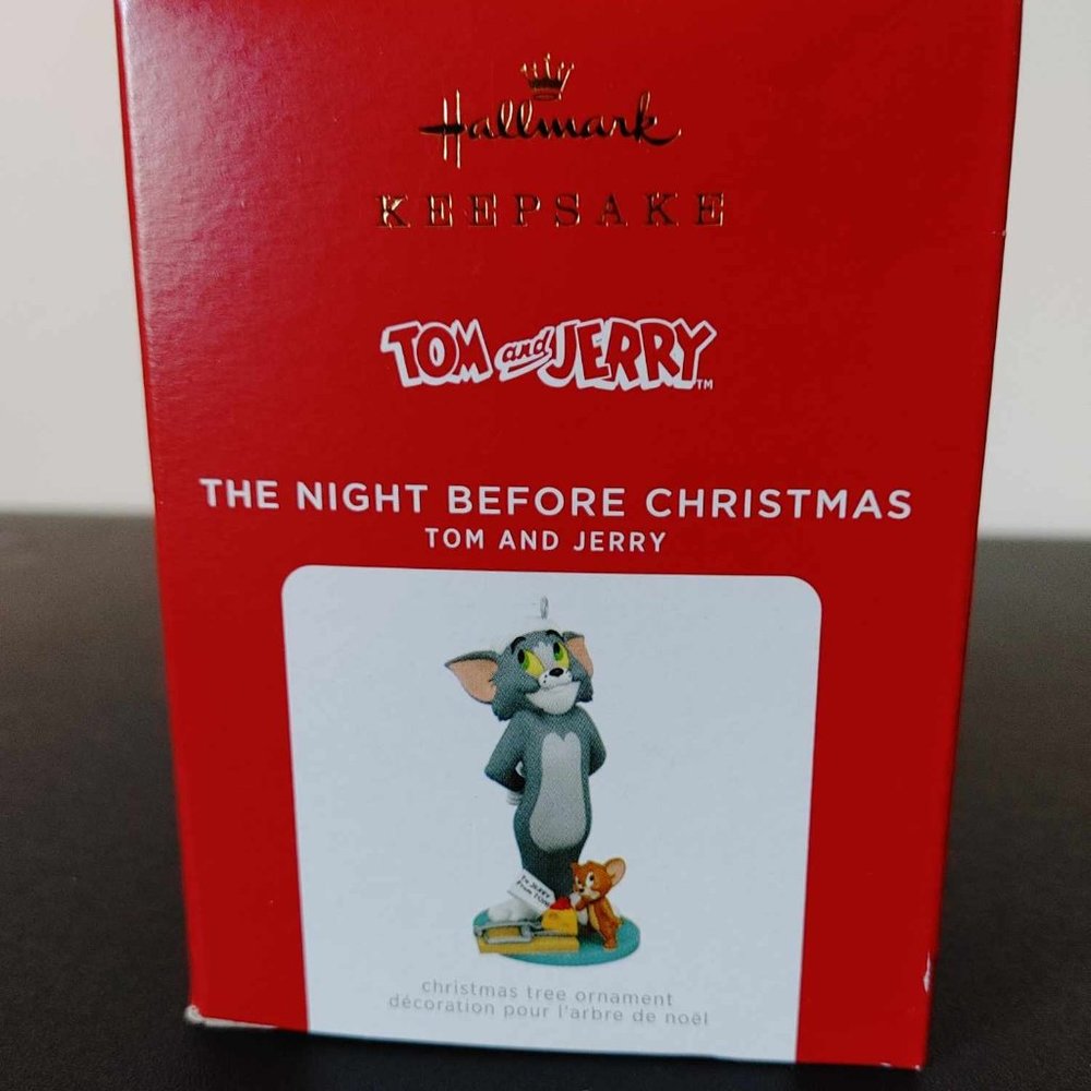 Hallmark Keepsake Ornament 2021 Tom & Jerry The Night Before Christmas - NIB